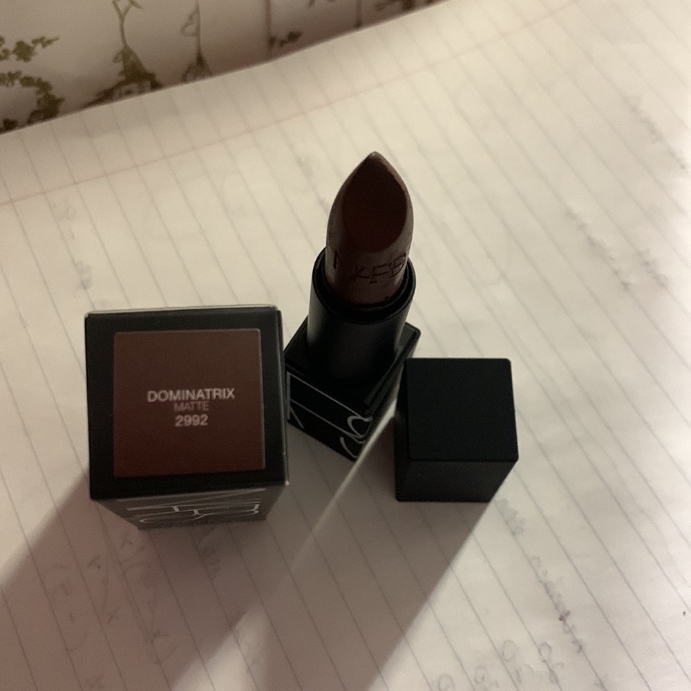 NARS DOMINATRIX LIPSTICK - Picture 3 of 5
